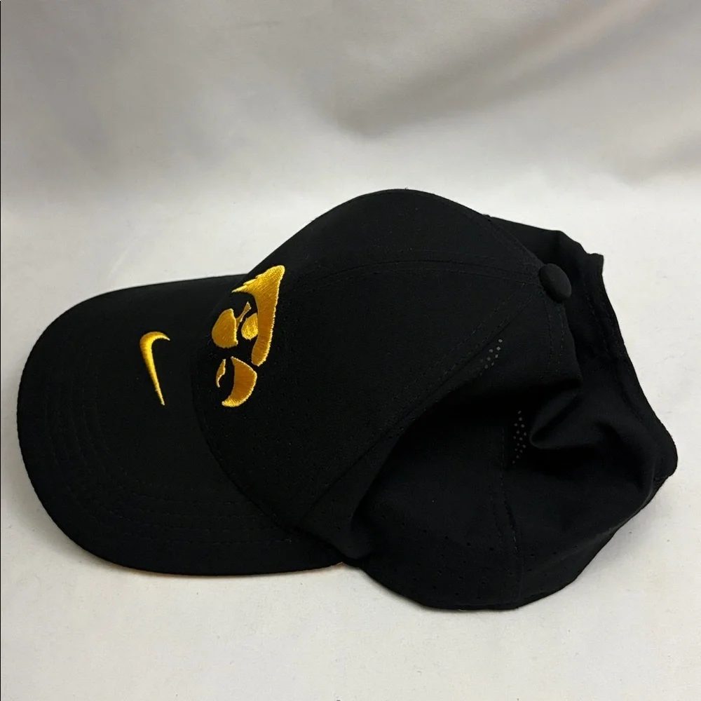 University Of Iowa Hawkeyes Youth Hat Black Nike Dri-Fit Legacy91 Cap C. Clark